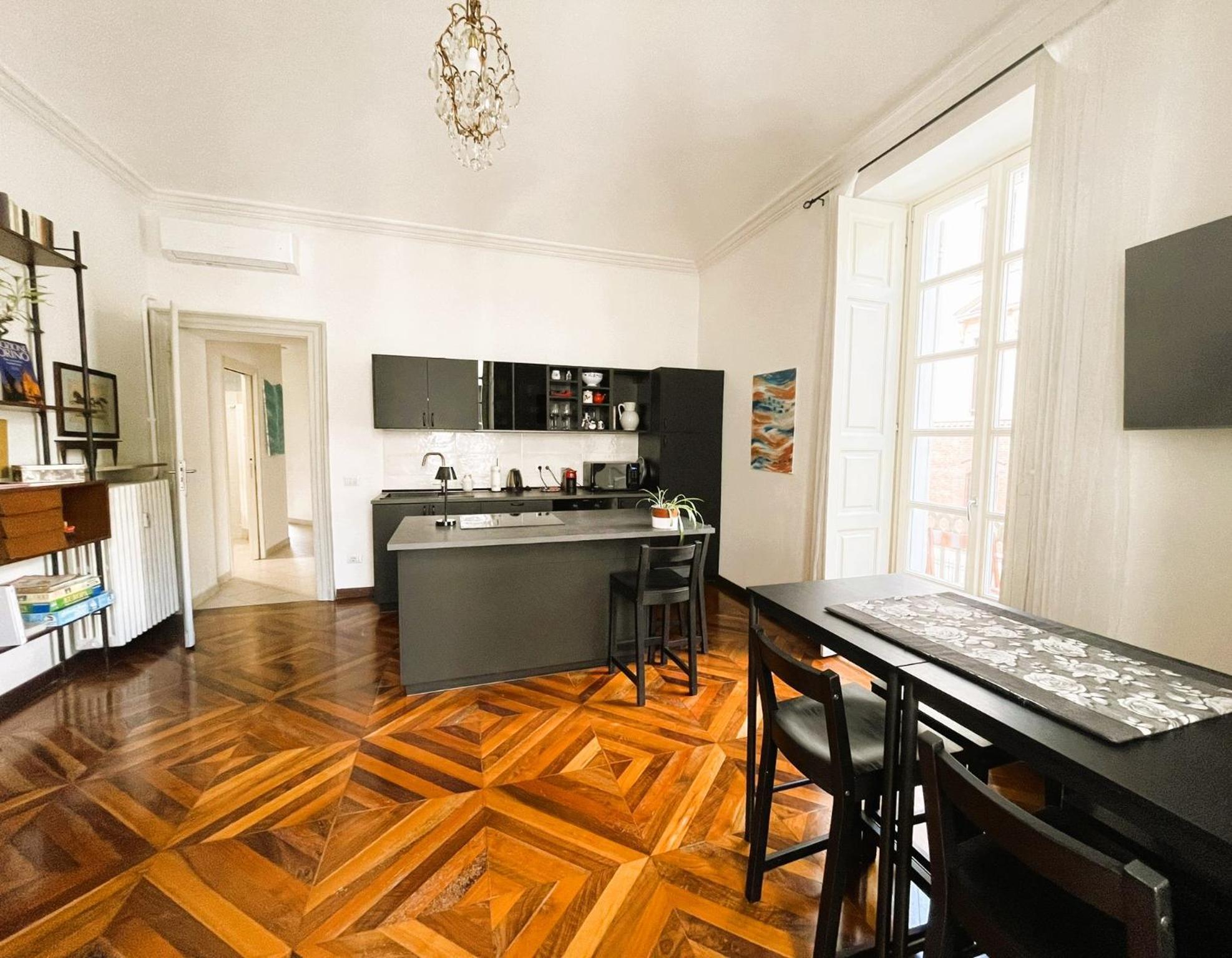 Apartment Emozione - Affascinante, Silenzioso, In Palazzo D'epoca Pressi Piazza Solferino *