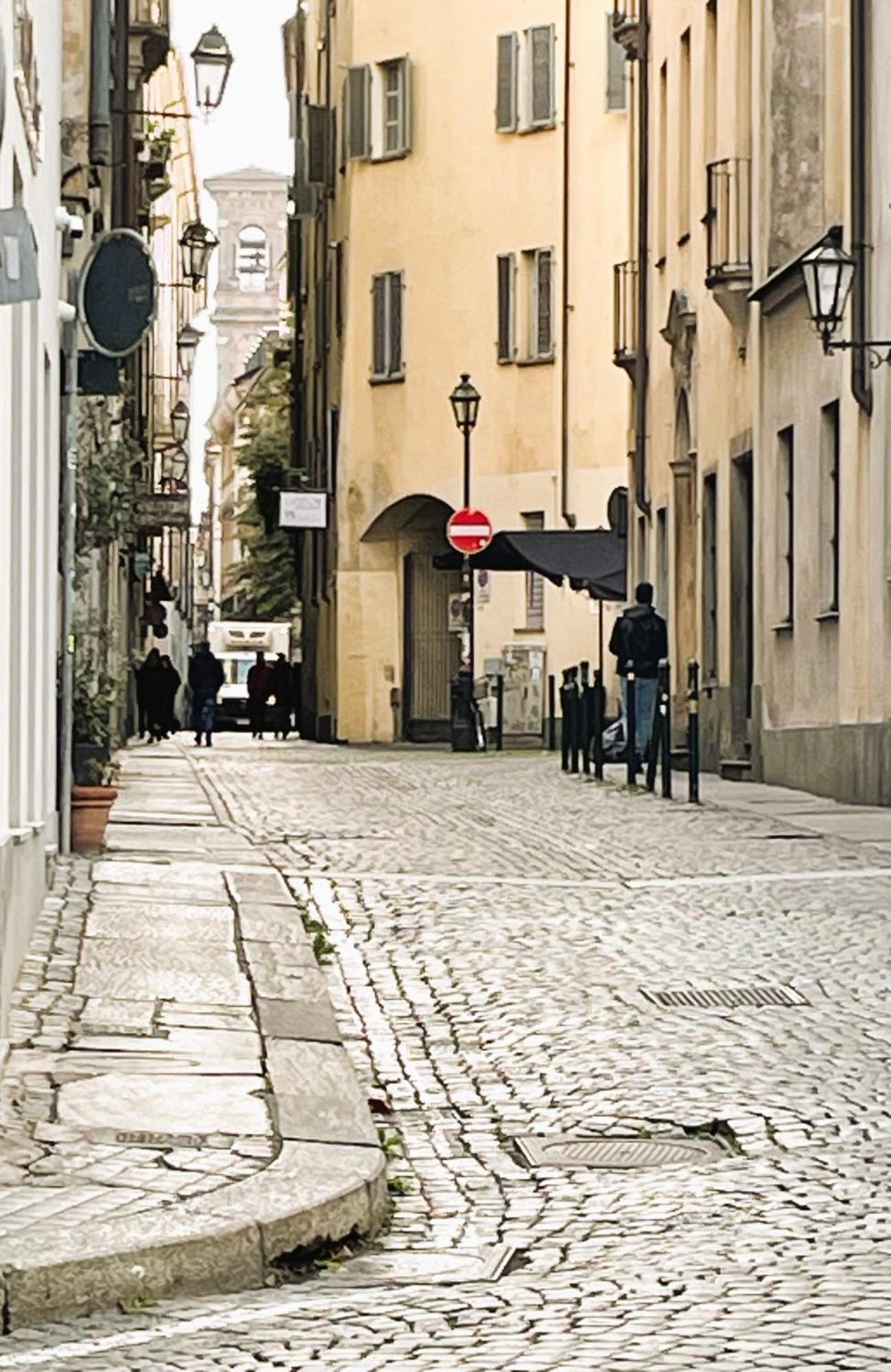 Apartment Emozione - Affascinante, Silenzioso, In Palazzo D'epoca Pressi Piazza Solferino *
